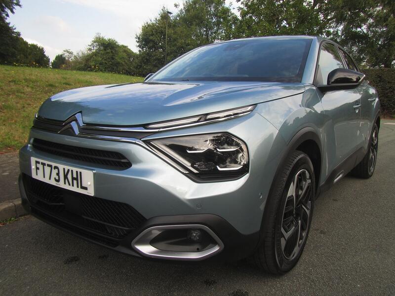 View CITROEN C4 1.2 PureTech MAX